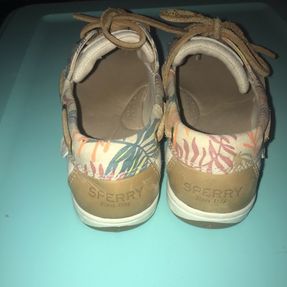 Sperry’s - Picture 4 of 4